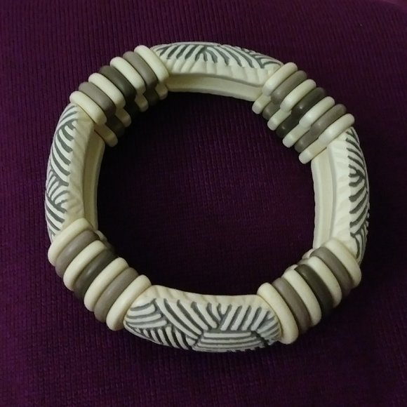 SOLD SOLD SOLD SOLD Beautiful Carved Bone Stretch Bracelet - Picture 2 of 16